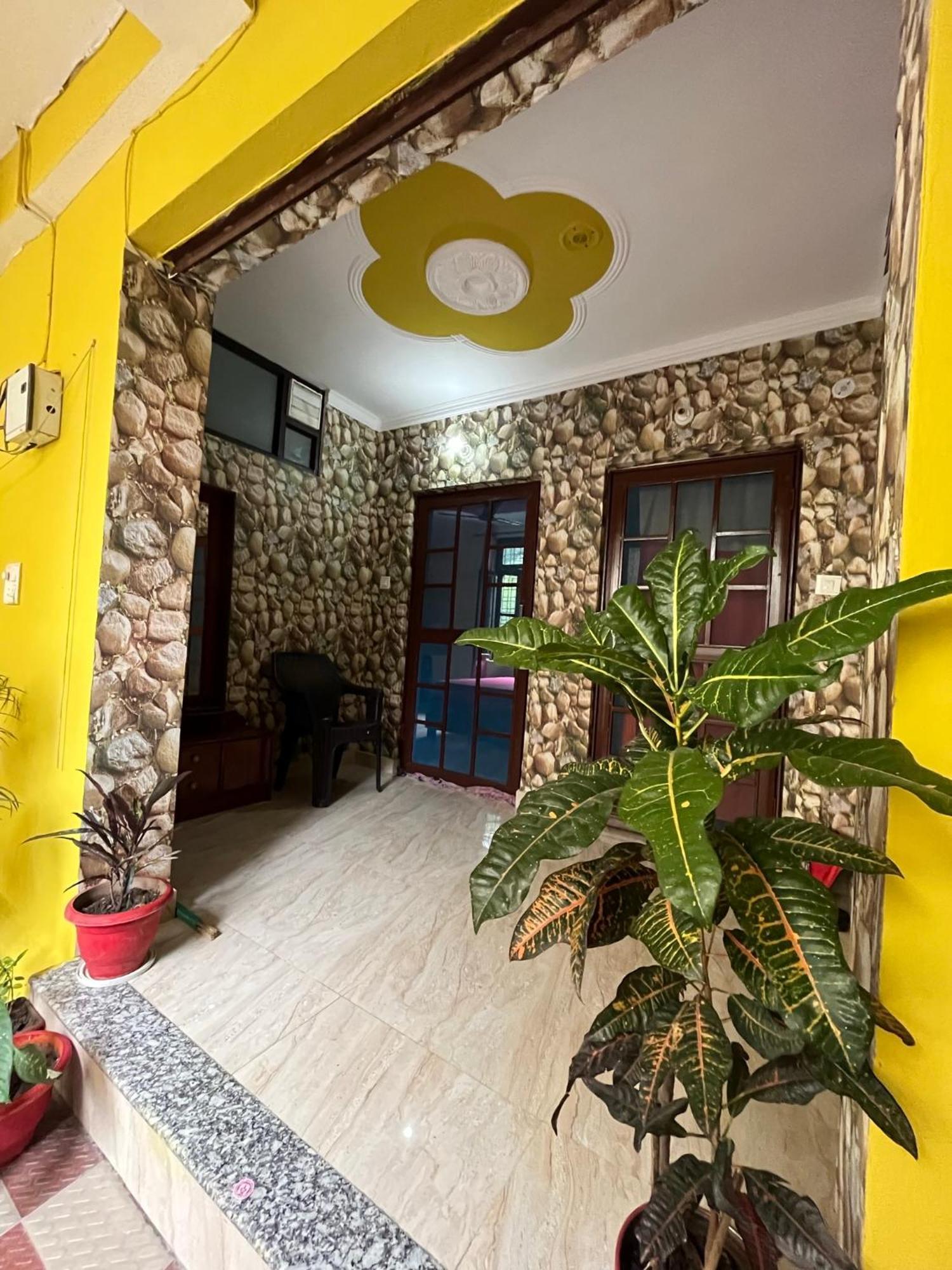 רישיקש Anjali Home Stay מראה חיצוני תמונה